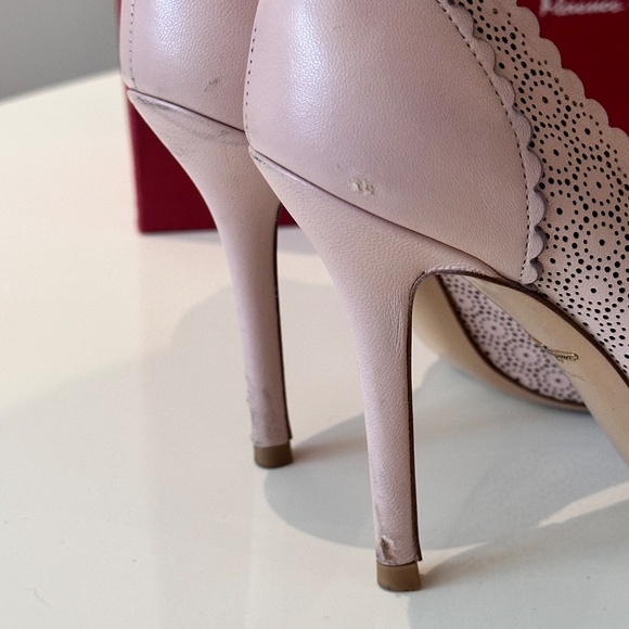 Salvatore Ferragamo Macaron Pink Perforated Leather Heels - Size 5 - Picture 5 of 6